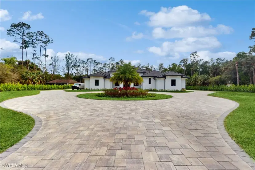 Picture of 5990 English Oaks Ln, Naples FL 34119