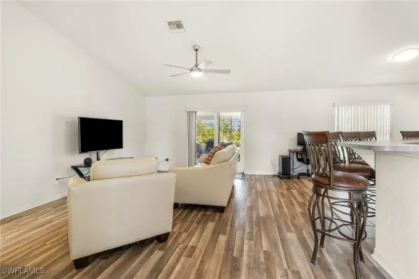 Picture of 1319 SE 39Th Ter, Cape Coral FL 33904