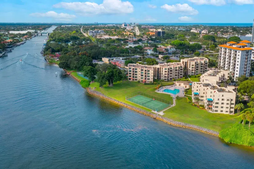 Picture of 364 Golfview Road 307, North Palm Beach FL 33408