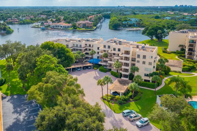 Picture of 364 Golfview Road 307, North Palm Beach FL 33408