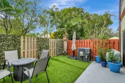 Picture of 1800 Embassy Dr 105, West Palm Beach, FL 33401