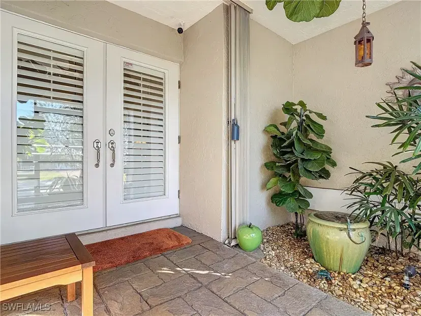 Picture of 1659 Sandpiper St E, Naples FL 34102