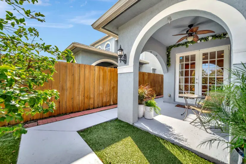 Picture of 1137 NE 3Rd Ave 1137, Fort Lauderdale FL 33304