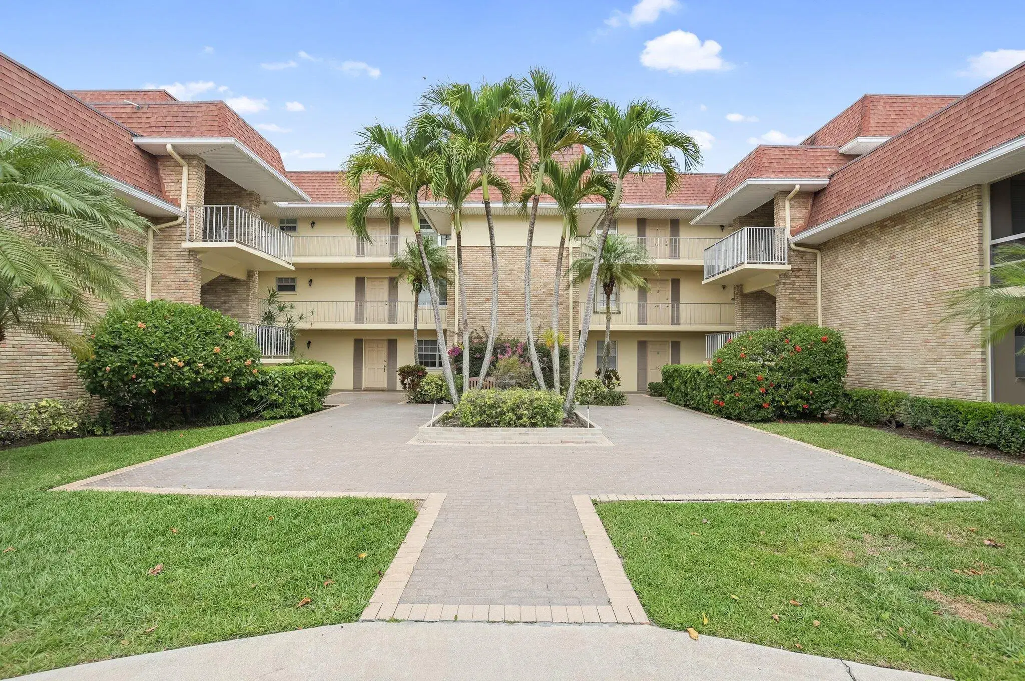 Picture of 5500 Tamberlane Circle 105, Palm Beach Gardens, FL 33418