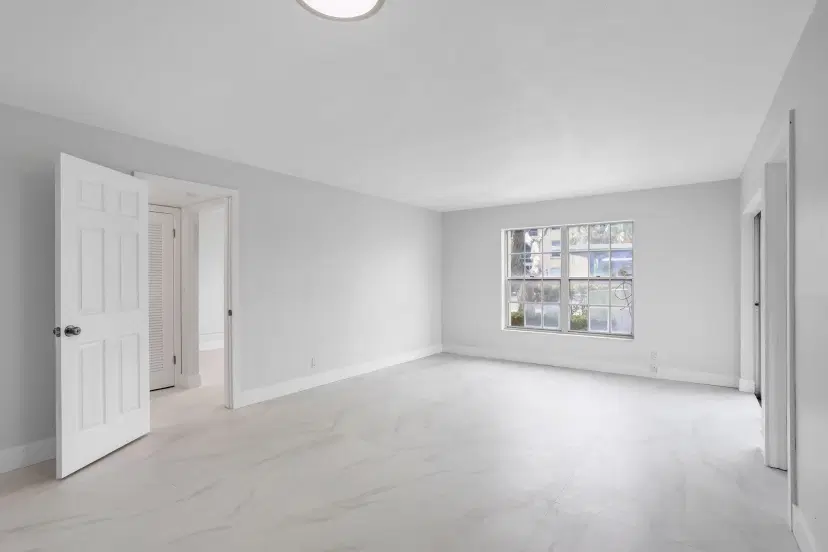 Picture of 5500 Tamberlane Circle 105, Palm Beach Gardens FL 33418