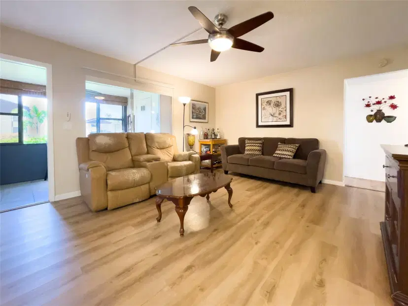 Picture of 330 Knotty Pine Cir A1, Greenacres FL 33463