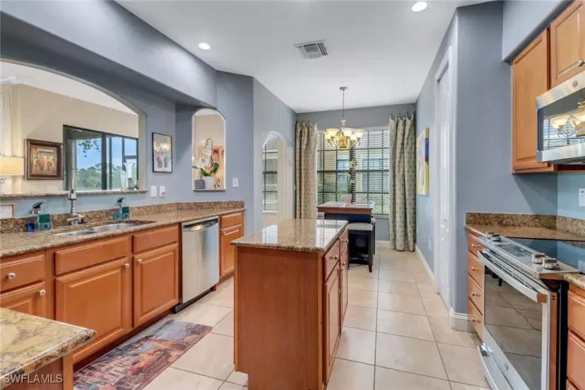 Picture of 1296 Verde Dr 3, Naples FL 34105