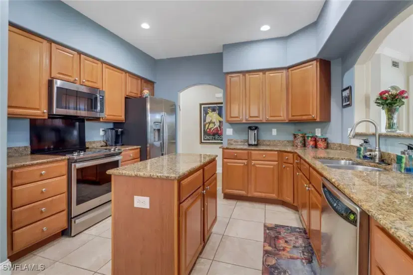 Picture of 1296 Verde Dr 3, Naples FL 34105