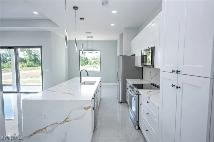 Picture of 1254 Ellipse St E, Lehigh Acres FL 33974