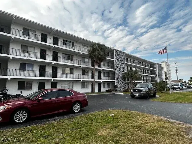 Picture of 4906 Victoria Dr 412, Cape Coral FL 33904