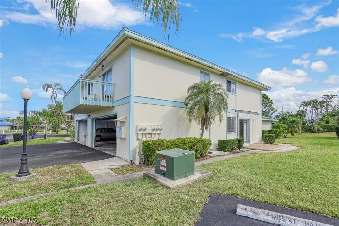 Picture of 5848 Queen Elizabeth Way 2, Fort Myers, FL 33907