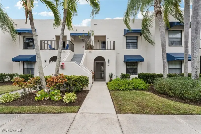 Picture of 3313 Europa Dr 214, Naples FL 34105
