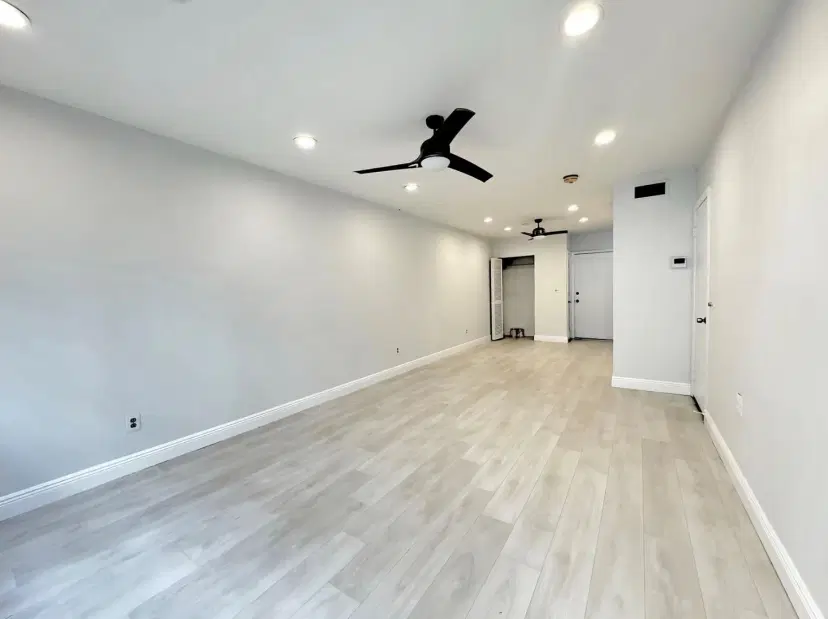 Picture of 2400 NE 33Rd Ave 204, Fort Lauderdale FL 33305