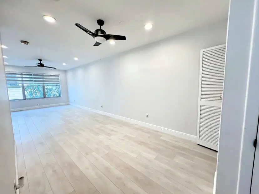 Picture of 2400 NE 33Rd Ave 204, Fort Lauderdale FL 33305