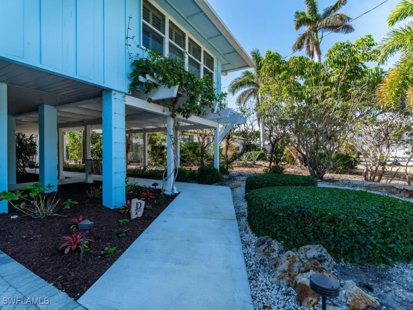 Picture of 408 Antigua St, Naples FL 34113