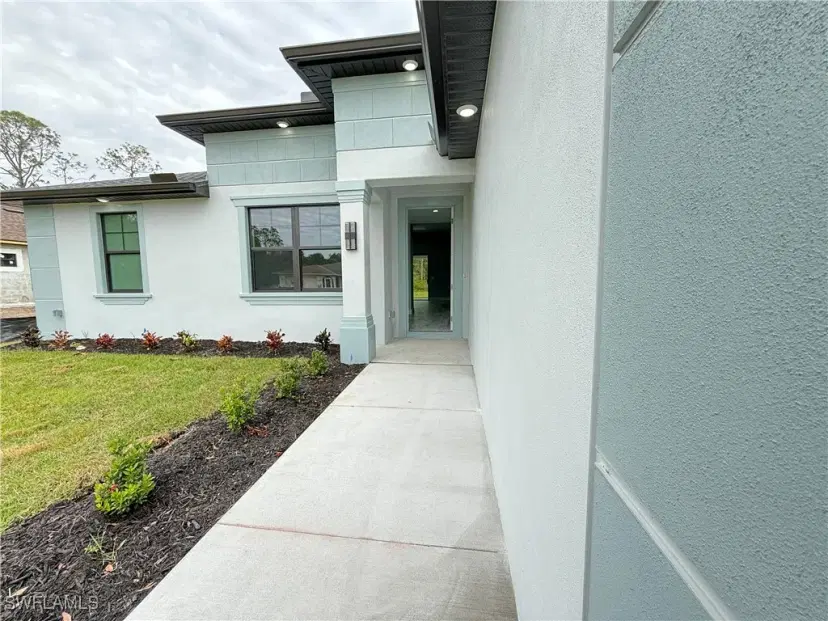 Picture of 1014 Magnolia Ave, Lehigh Acres FL 33972