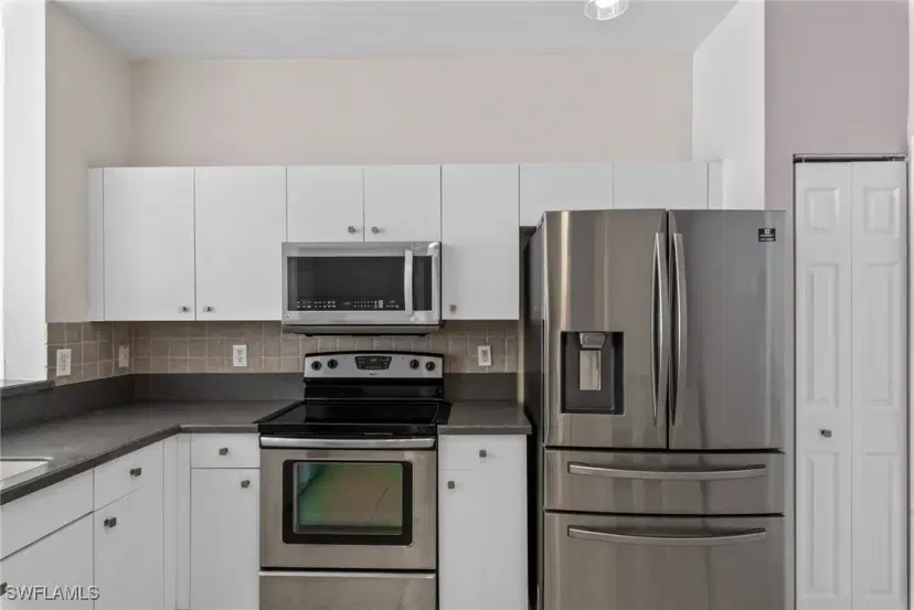 Picture of 3629 Pine Oak Cir 103, Fort Myers FL 33916