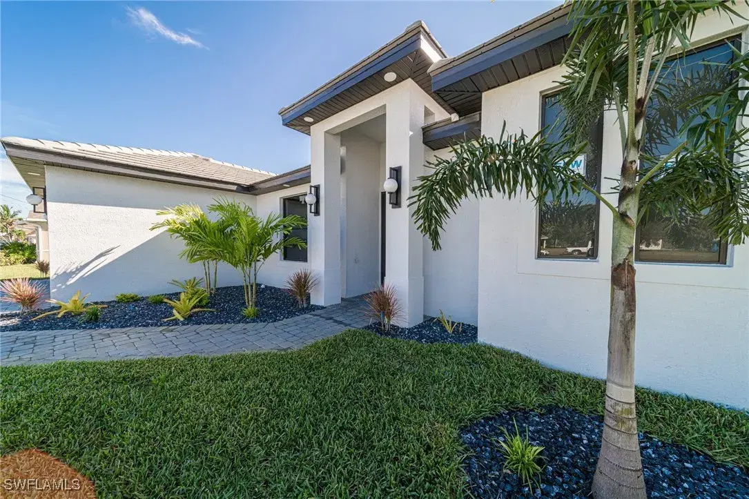 Picture of 3405 Oasis Blvd, Cape Coral, FL 33914