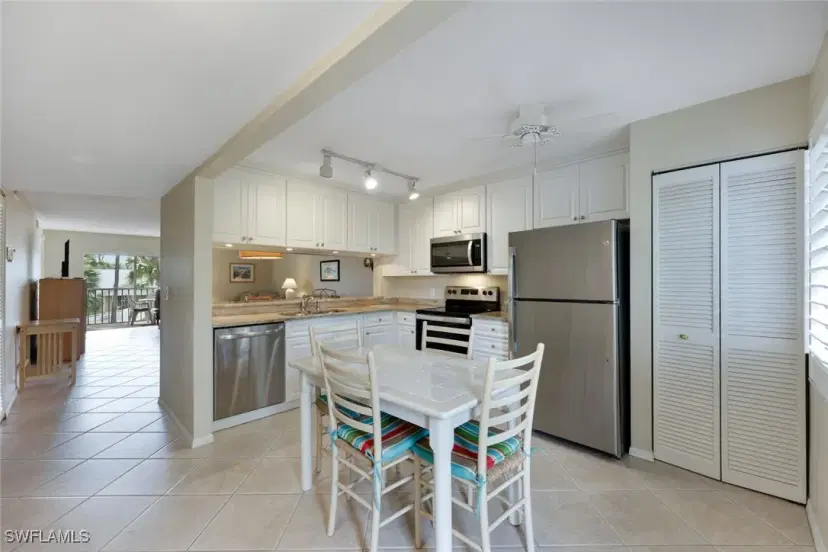 Picture of 3072 Sandpiper Bay Cir M203, Naples FL 34112