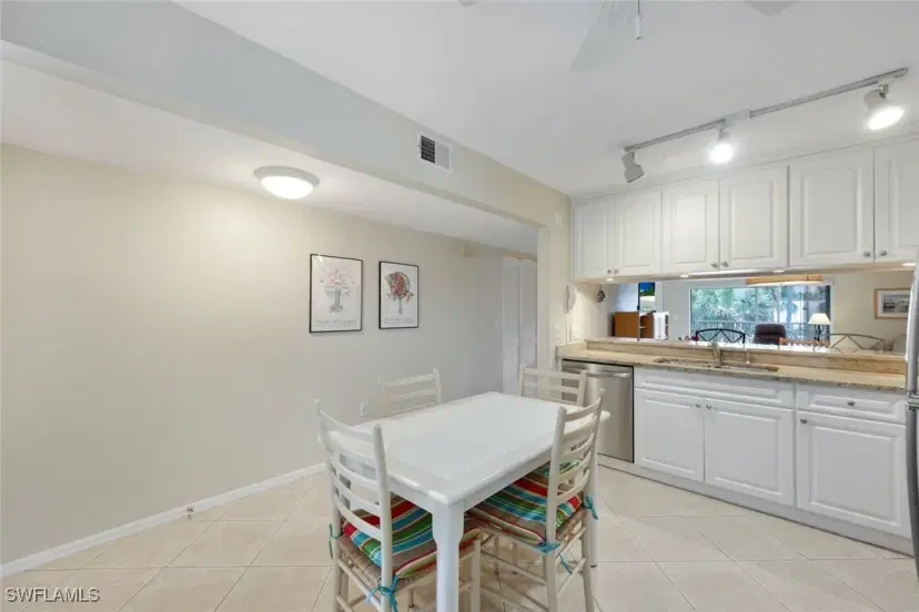 Picture of 3072 Sandpiper Bay Cir M203, Naples FL 34112