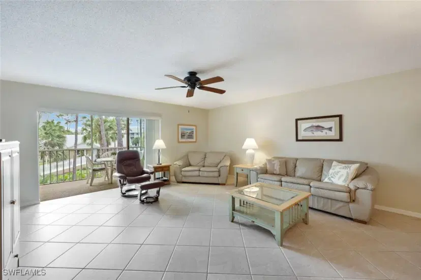 Picture of 3072 Sandpiper Bay Cir M203, Naples FL 34112