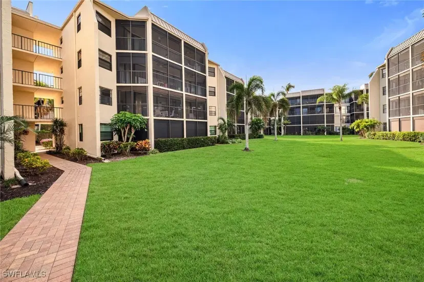 Picture of 933 Collier Ct C402, Marco Island FL 34145
