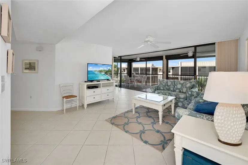 Picture of 933 Collier Ct C402, Marco Island FL 34145