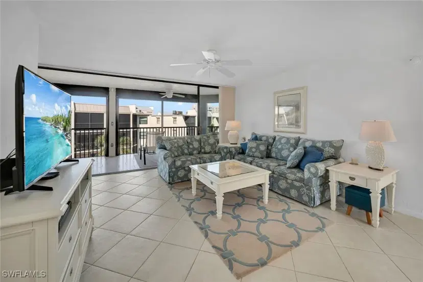 Picture of 933 Collier Ct C402, Marco Island FL 34145