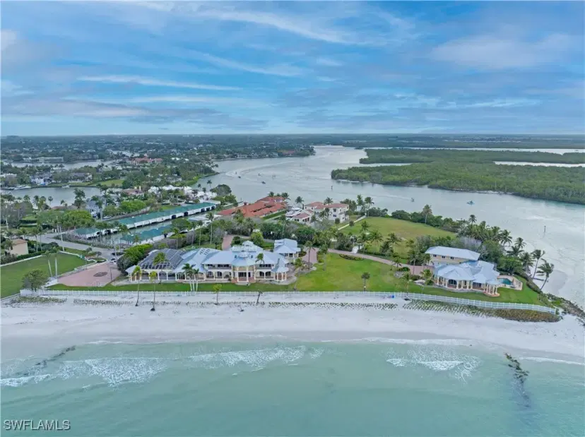 Picture of 100 Bay Rd, Naples FL 34102