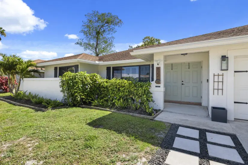 Picture of 822 Azure Avenue, Wellington FL 33414