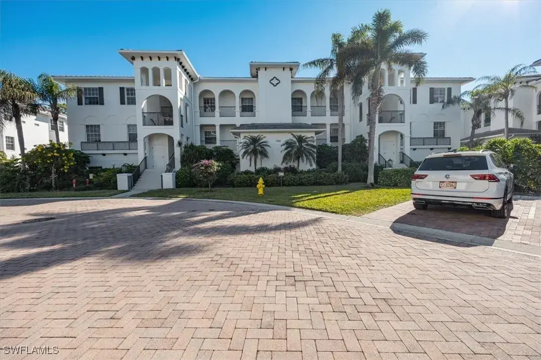 Picture of 780 Bentwater Cir 201, Naples, FL 34108