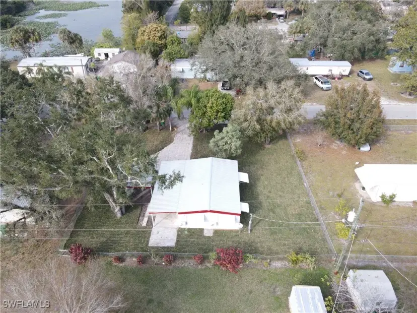 Picture of 597 Pinewood Dr, Labelle FL 33935