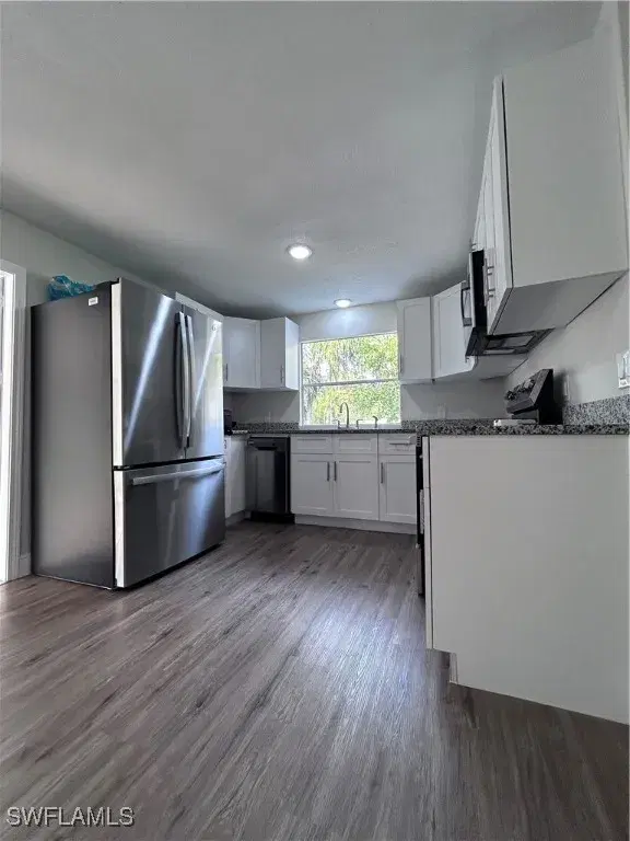 Picture of 597 Pinewood Dr, Labelle FL 33935