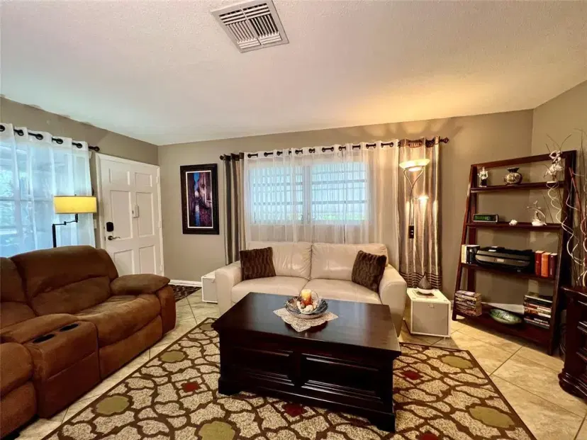 Picture of 160 NE 8Th Avenue 1B, Hallandale Beach FL 33009