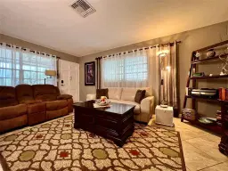 Picture of 160 NE 8Th Avenue 1B, Hallandale Beach, FL 33009