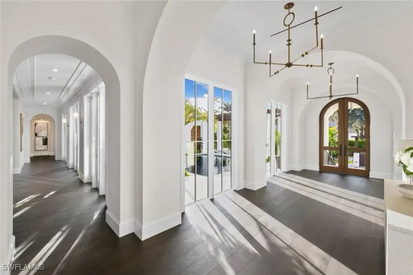 Picture of 330 Hawser Ln, Naples FL 34102