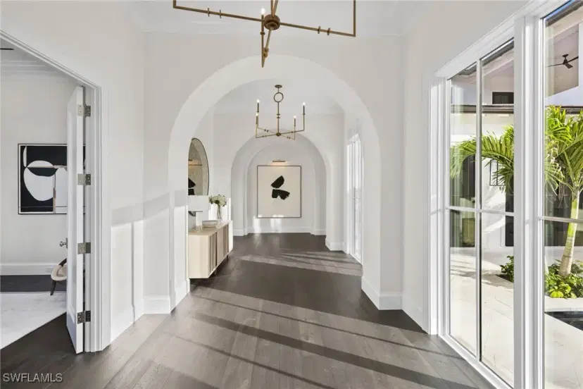 Picture of 330 Hawser Ln, Naples FL 34102