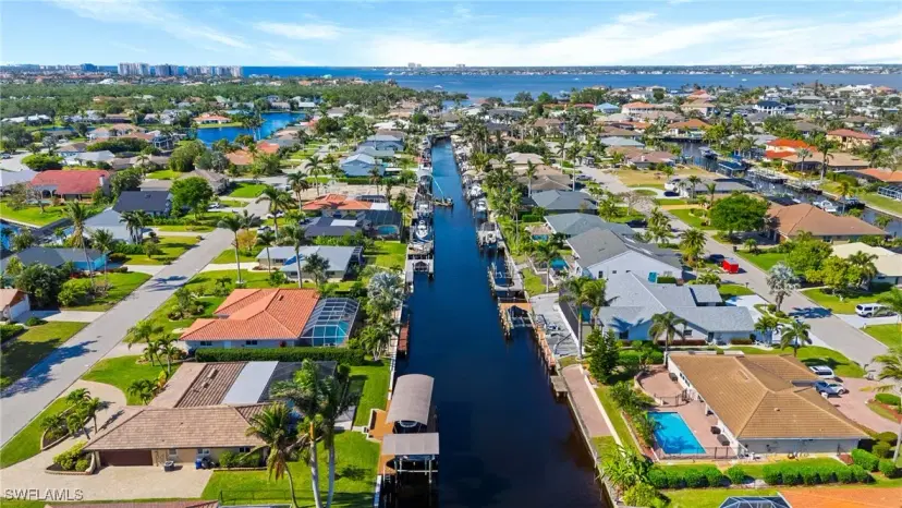 Picture of 1011 S Town And River Dr, Fort Myers FL 33919