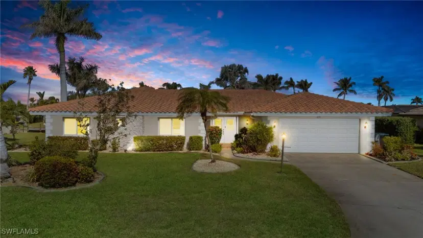 Picture of 1011 S Town And River Dr, Fort Myers FL 33919