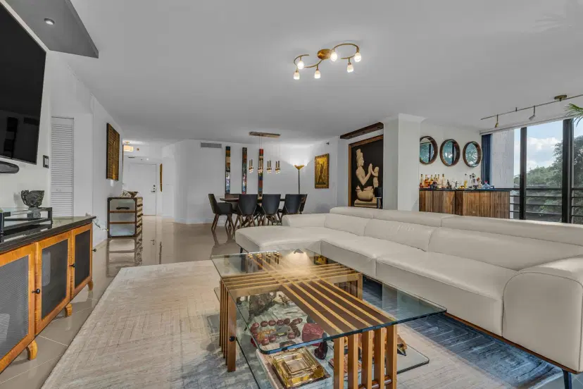 Picture of 7572 Regency Lake Drive 402, Boca Raton FL 33433