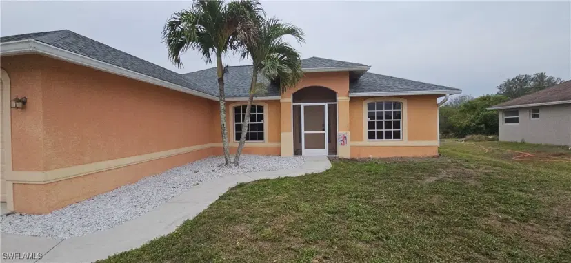 Picture of 541 Kingsbury Ln, Lehigh Acres FL 33974