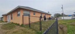 Picture of 541 Kingsbury Ln, Lehigh Acres, FL 33974