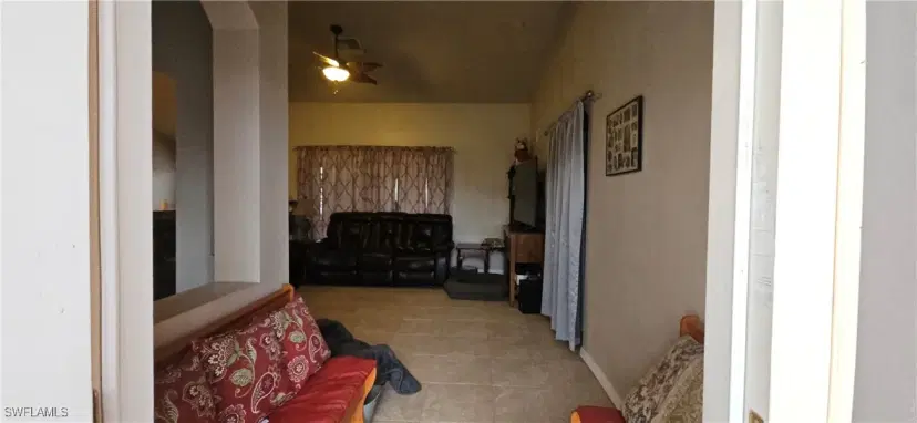 Picture of 541 Kingsbury Ln, Lehigh Acres FL 33974