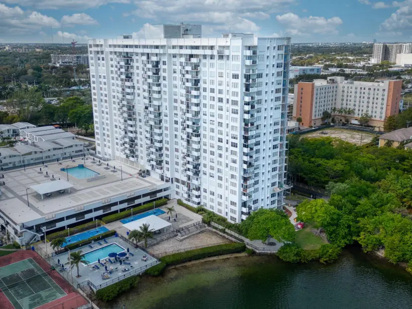 Picture of 2780 NE 183Rd Street 209, Aventura FL 33160