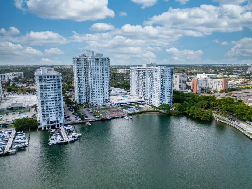 Picture of 2780 NE 183Rd Street 209, Aventura FL 33160