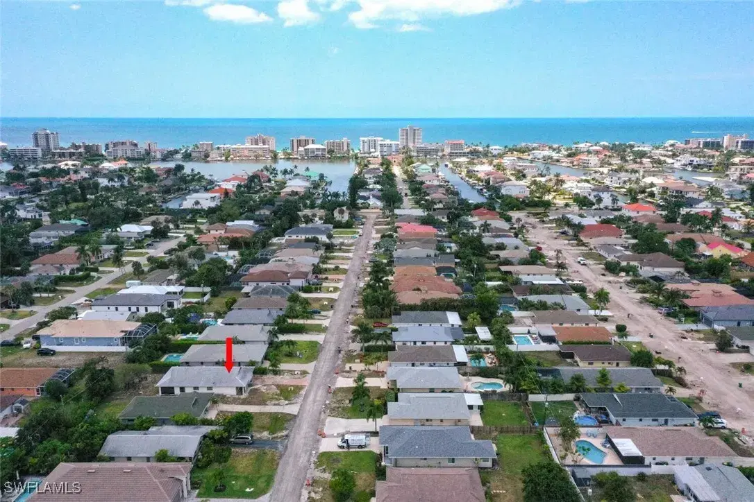 Picture of 570 98Th Ave N, Naples, FL 34108