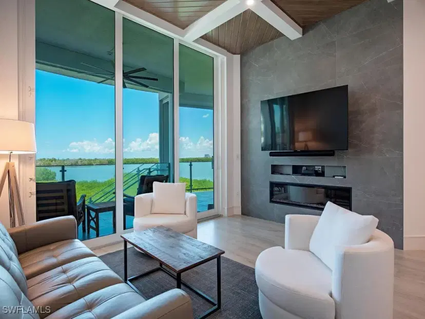 Picture of 60 Seagate Dr 305, Naples FL 34103