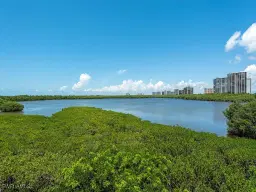 Picture of 60 Seagate Dr 305, Naples, FL 34103