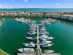Picture of 29 Harbour Isle Drive 203, Fort Pierce, FL 34949