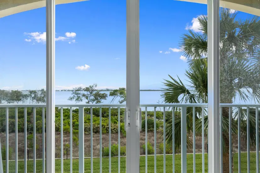 Picture of 29 Harbour Isle Drive 203, Fort Pierce FL 34949